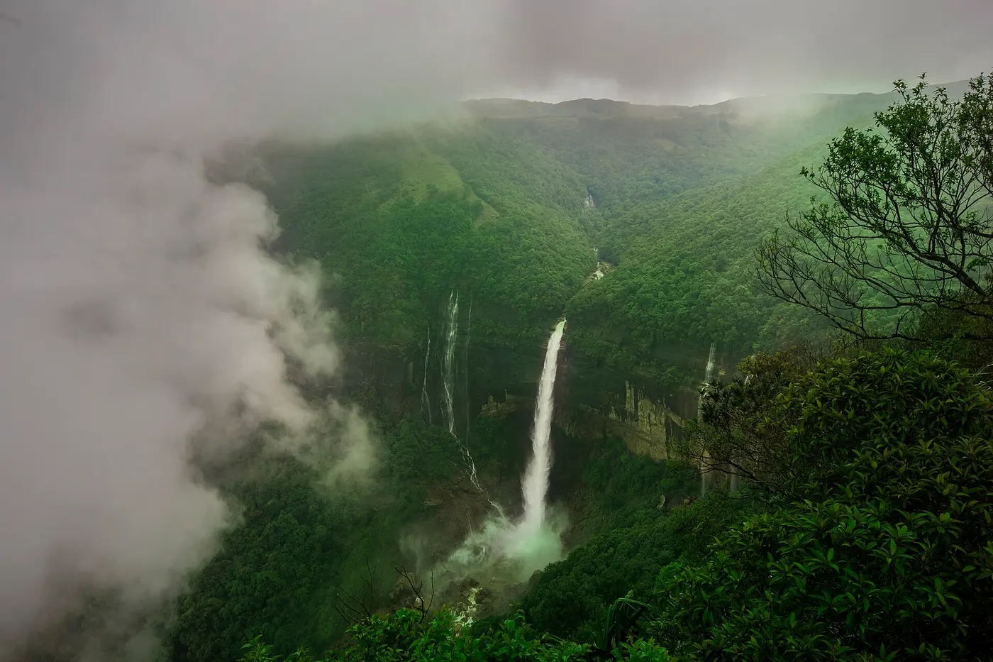 Nohkalikai Falls